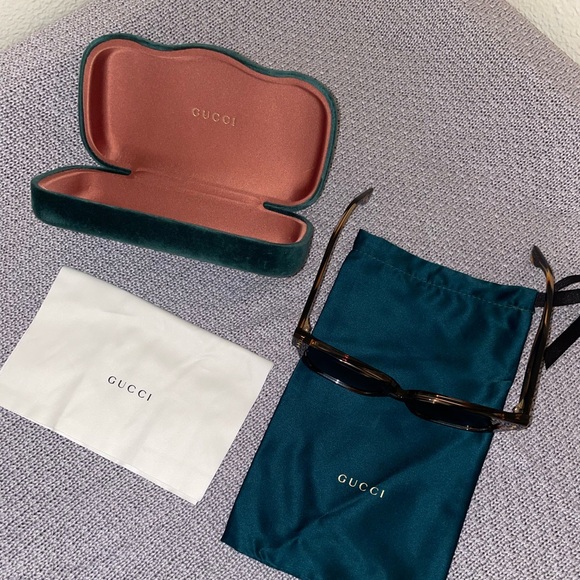 Gucci sunglasses - Picture 1 of 6